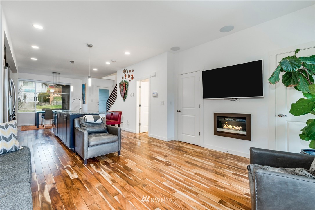 4221 Renton Avenue South Seattle, WA 98108 - Photo 9 of 25 Gallery Image 9