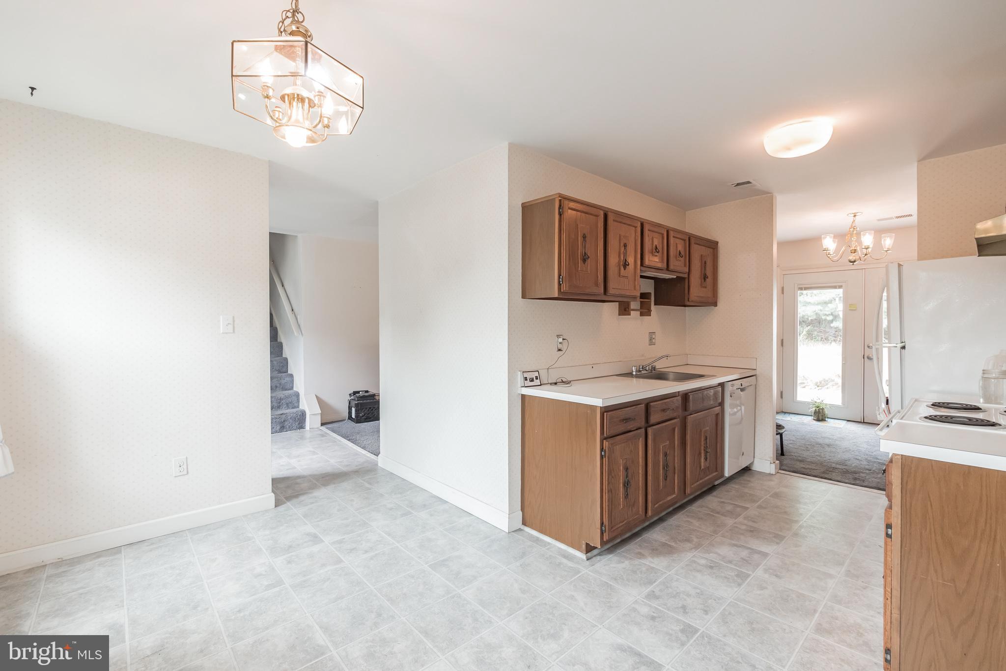 6404 Darwin Road Laurel, MD 20707 - Photo 4 of 30