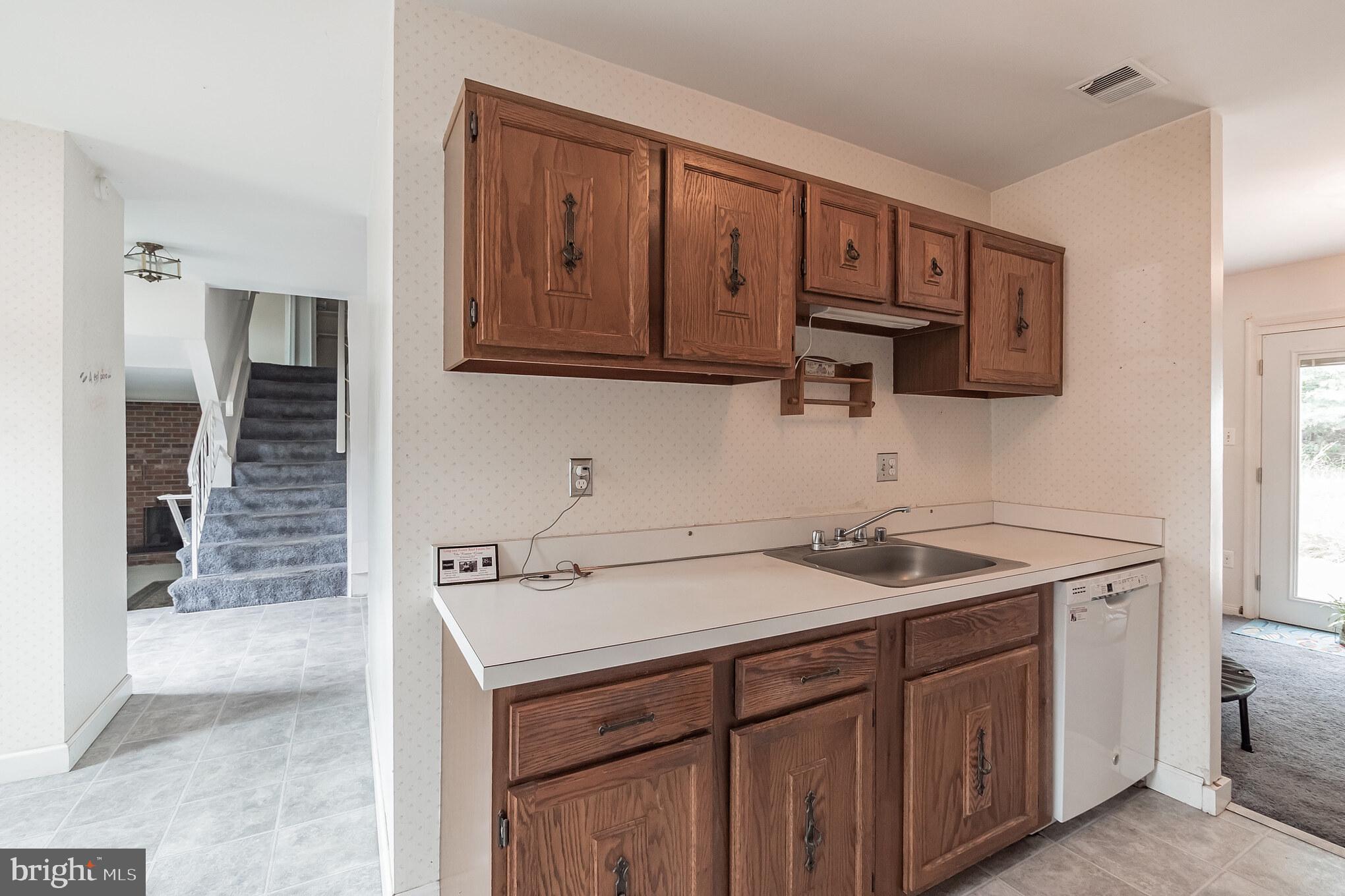 6404 Darwin Road Laurel, MD 20707 - Photo 6 of 30