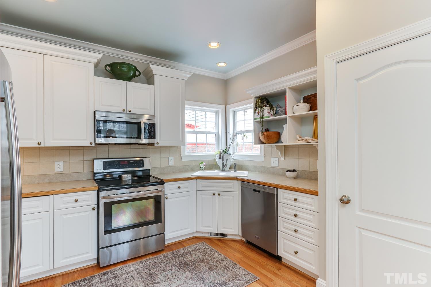 1142 Haynes Street Raleigh, NC 27604 - Photo 8 of 30 Gallery Image 8