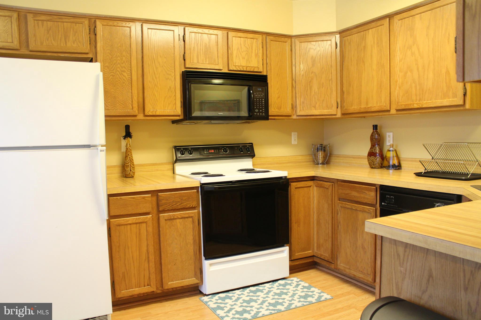 53 Powder View Court Baltimore, MD 21236 - Photo 9 of 28 Kitchen w/ all appliances