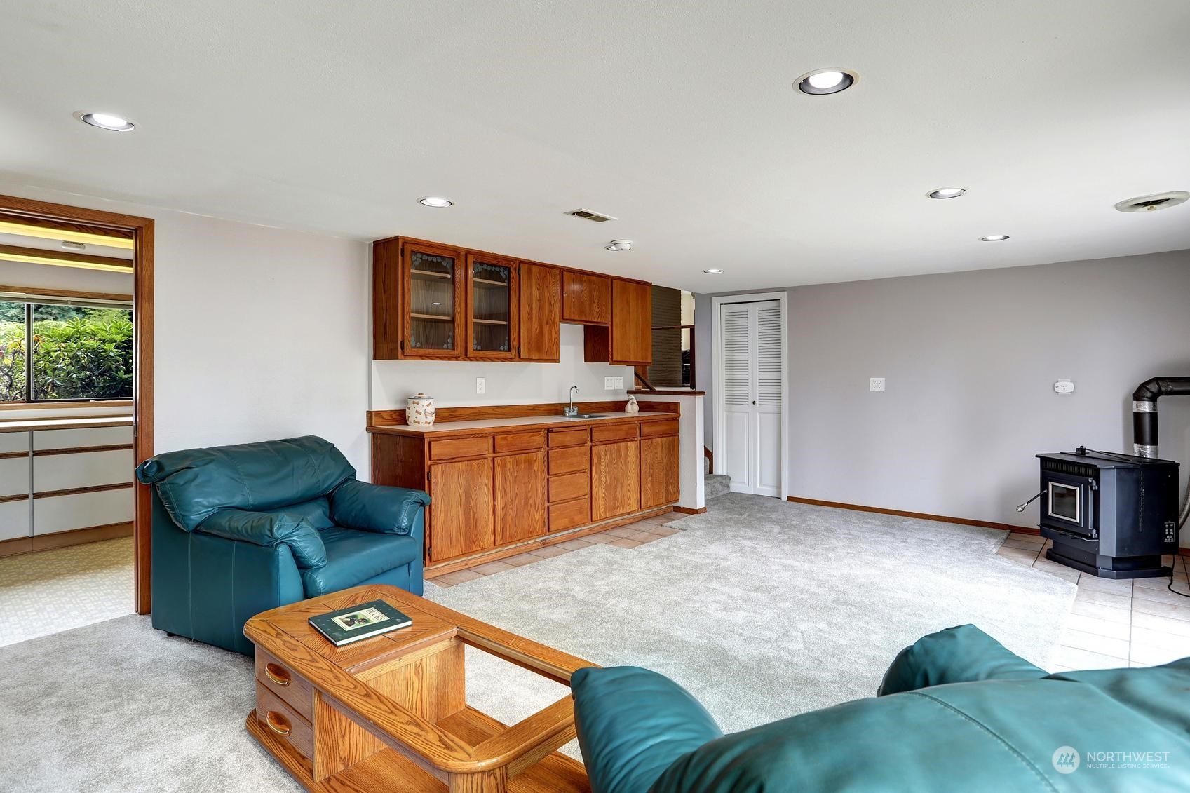 237 South 197th Street Des Moines, WA 98148 - Photo 18 of 29 a living room with furniture