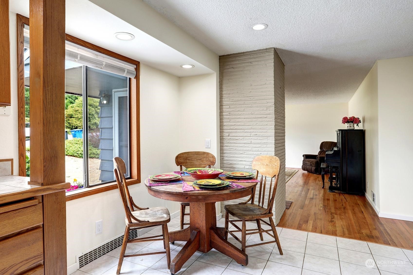 237 South 197th Street Des Moines, WA 98148 - Photo 10 of 29 a dining room with furniture and wooden floor