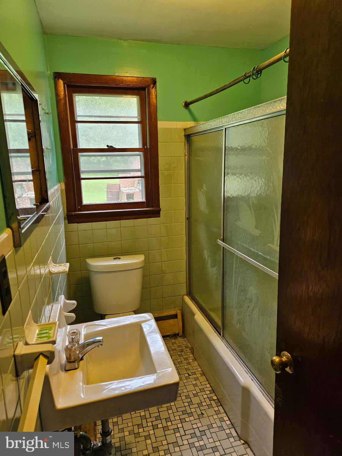 16485 Dawn Boulevard Hanover, VA 23069 - Photo 27 of 29 a bathroom with a sink toilet and shower