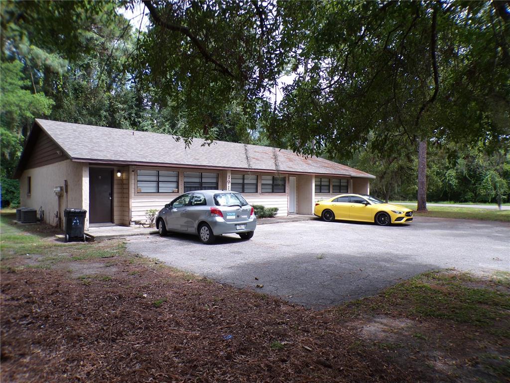 1915 Southwest 70th Terrace Gainesville, FL 32607 - Photo 2 of 17 Gallery Image 2