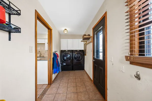 $425,000 | 5960 Pershing Avenue, Downers Grove, IL 60516