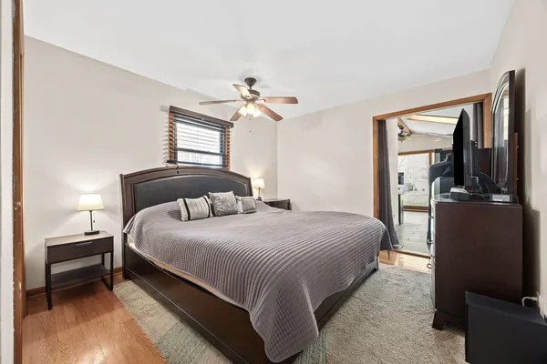 $425,000 | 5960 Pershing Avenue, Downers Grove, IL 60516