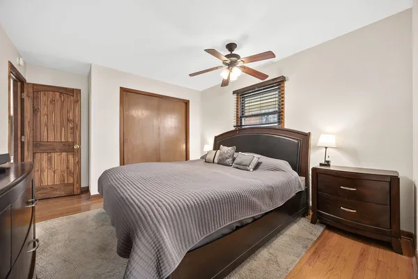 $425,000 | 5960 Pershing Avenue, Downers Grove, IL 60516