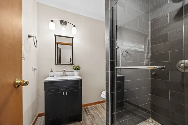 $425,000 | 5960 Pershing Avenue, Downers Grove, IL 60516