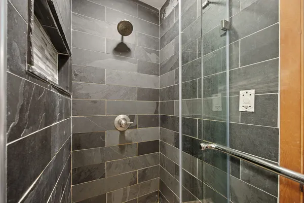 $425,000 | 5960 Pershing Avenue, Downers Grove, IL 60516