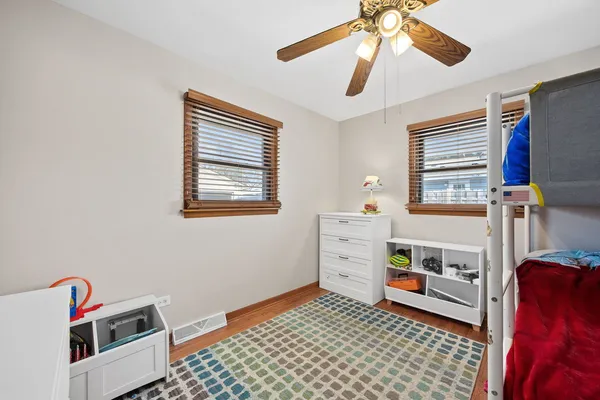 $425,000 | 5960 Pershing Avenue, Downers Grove, IL 60516