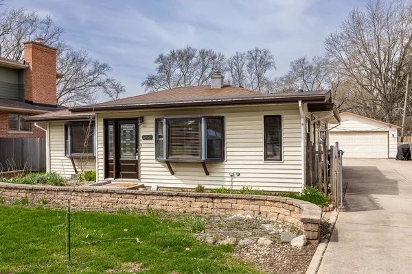 $425,000 | 5960 Pershing Avenue, Downers Grove, IL 60516
