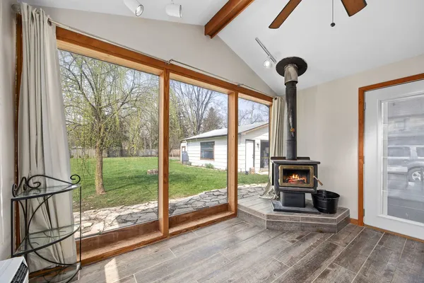 $425,000 | 5960 Pershing Avenue, Downers Grove, IL 60516