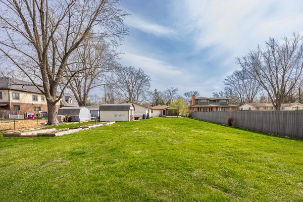 $425,000 | 5960 Pershing Avenue, Downers Grove, IL 60516