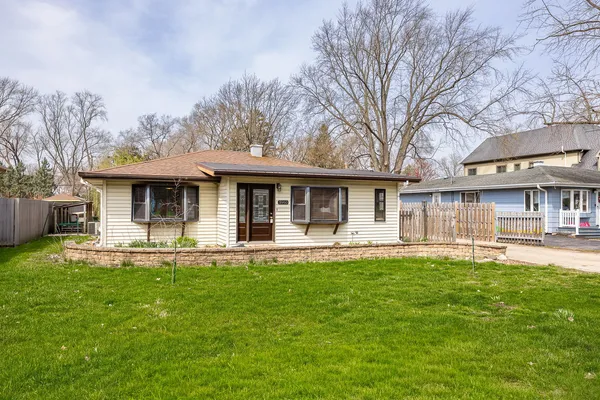 $425,000 | 5960 Pershing Avenue, Downers Grove, IL 60516