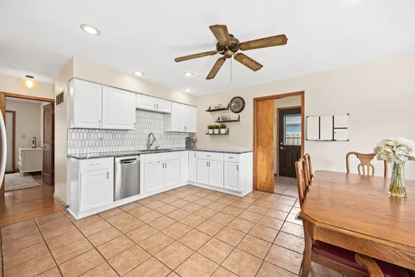 $425,000 | 5960 Pershing Avenue, Downers Grove, IL 60516