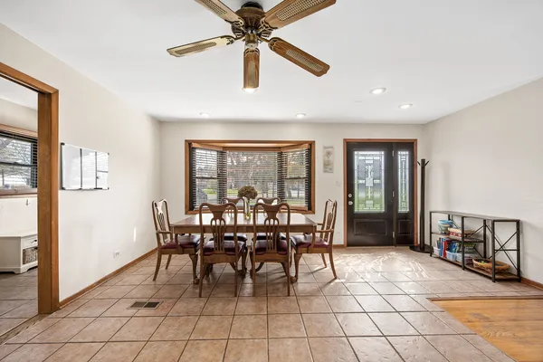 $425,000 | 5960 Pershing Avenue, Downers Grove, IL 60516