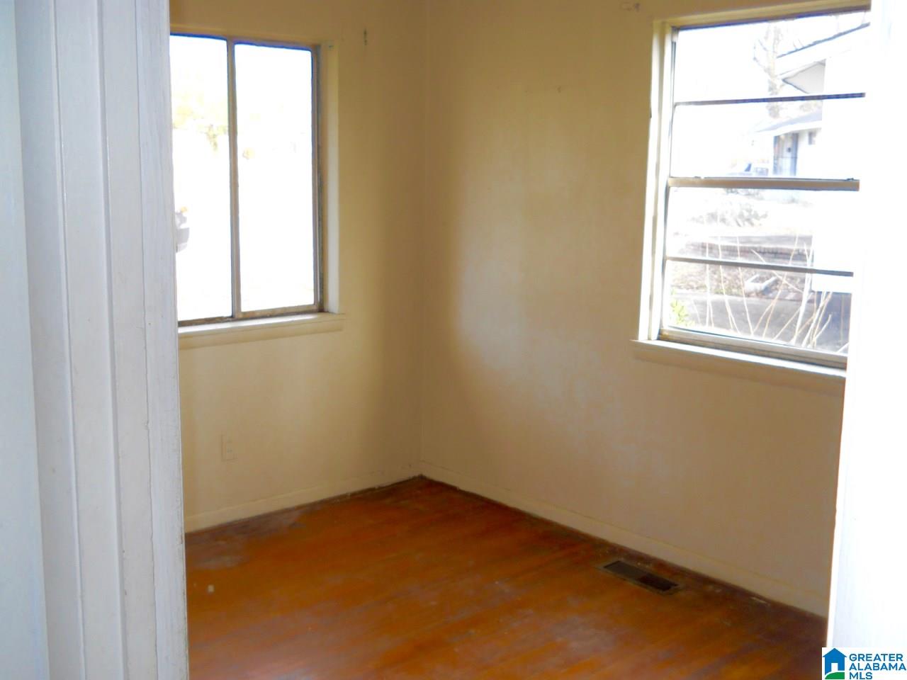 756 30th Place Southwest Birmingham, AL 35221 - Photo 14 of 16