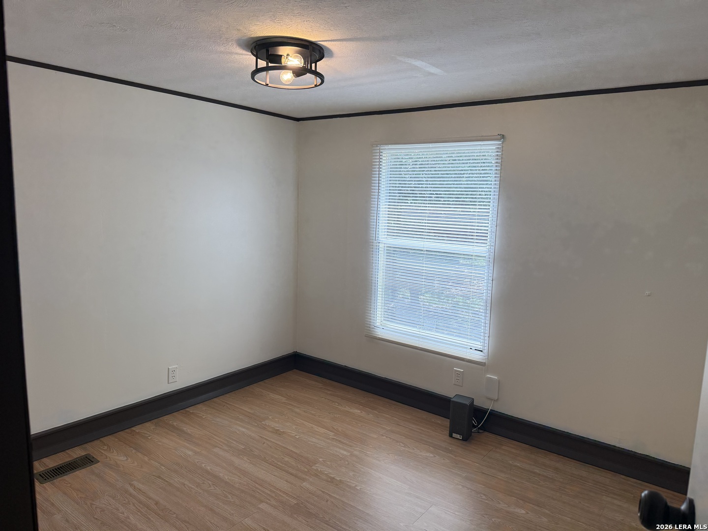 592 Private Road 1508 Bandera, TX 78003 - Photo 10 of 17