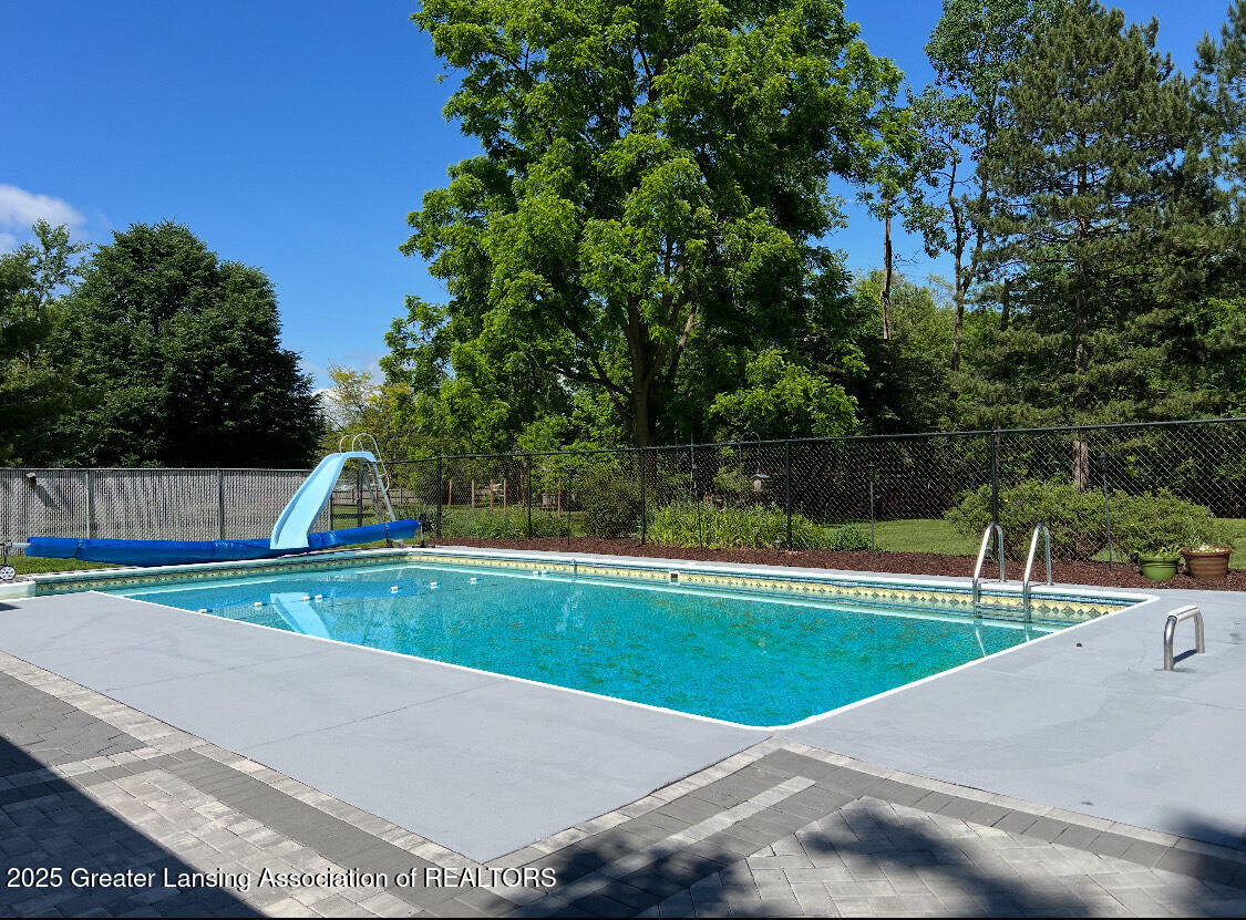 650 North Waverly Road Dimondale, MI 48821 - Photo 2 of 46 IMG_0084