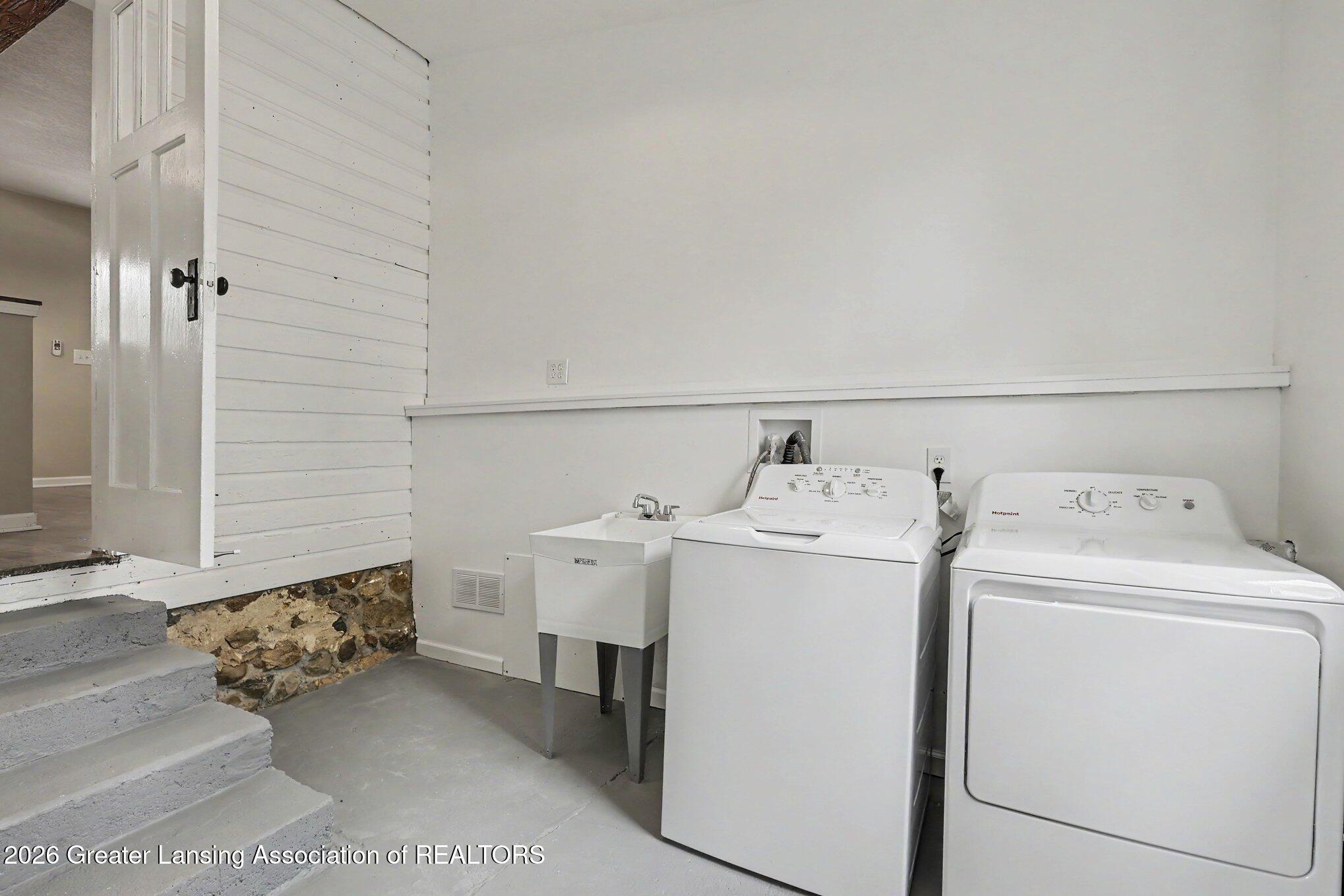 837 North Aurelius Road Mason, MI 48854 - Photo 21 of 26 021_file_2627