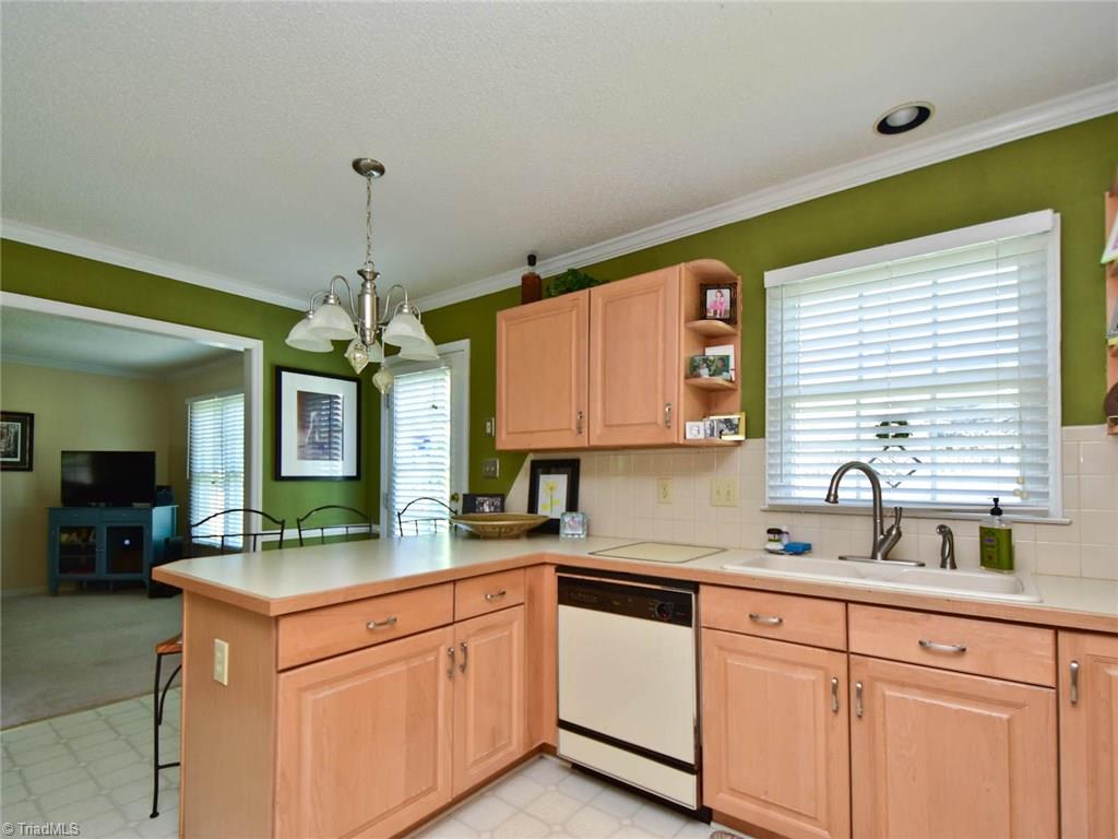3003 Pinnacle Court High Point, NC 27265 - Photo 7 of 22 Gallery Image 7