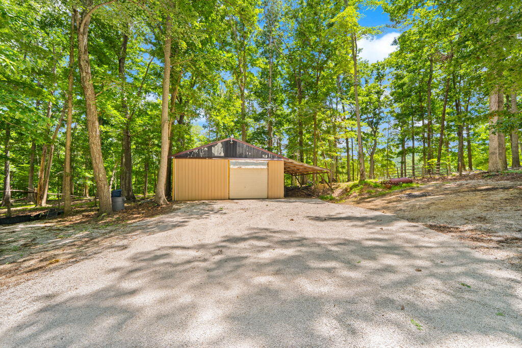 1261 Clark Road Irvine, KY 40336 - Photo 18 of 88 IMG_1726