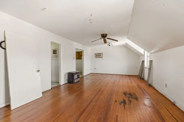 $569,900 | 7846 Santa Elena Street, Houston, TX 77061