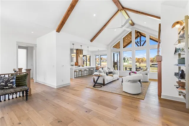 $1,699,999 | 7515 Northwest Fawn Circle, Parkville, MO 64152