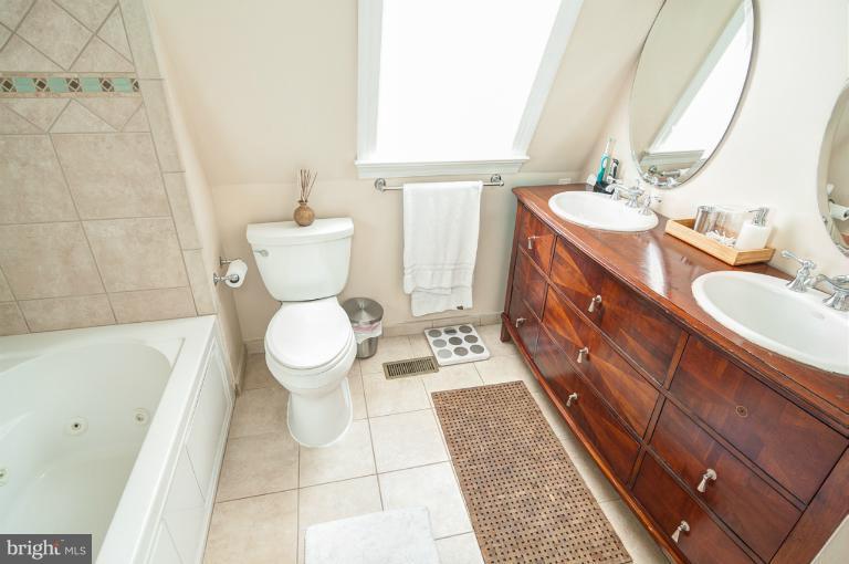 4426 Lingan Road Northwest Washington, DC 20007 - Photo 4 of 30 Bedroom (Master)