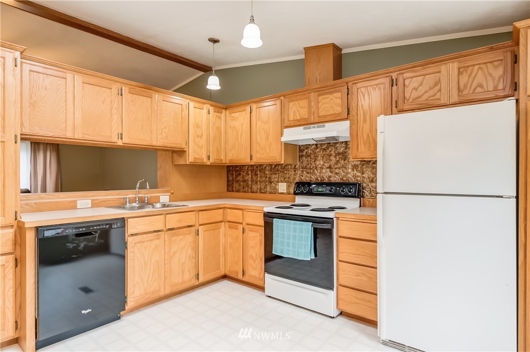 6239 Azure Way Maple Falls, WA 98266 - Photo 12 of 25 Gallery Image 12