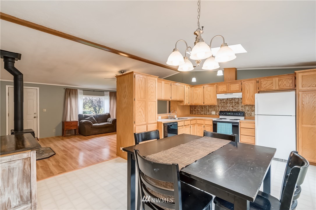 6239 Azure Way Maple Falls, WA 98266 - Photo 10 of 25 Gallery Image 10