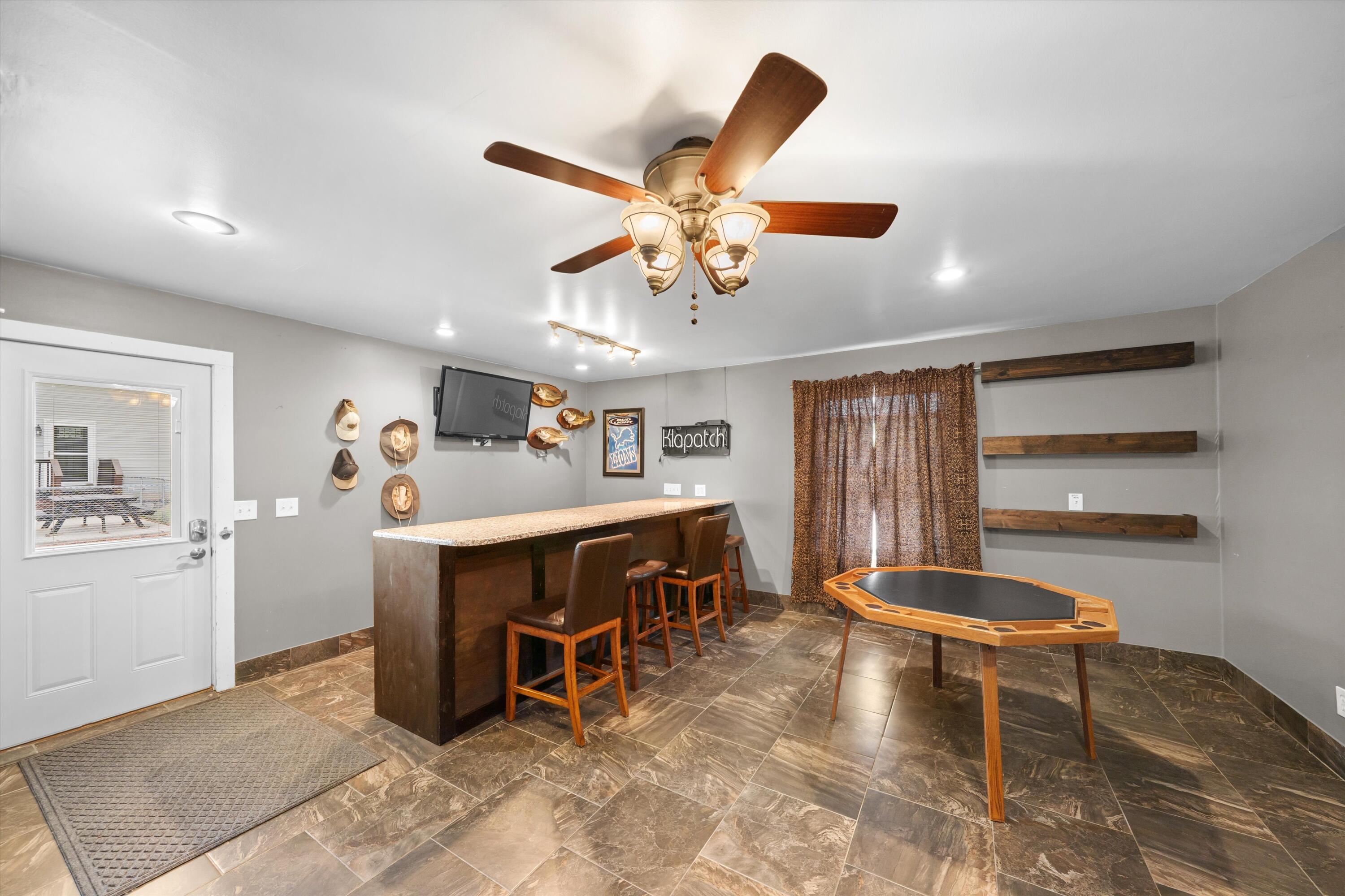 5580 Textile Road Ypsilanti, MI 48197 - Photo 67 of 107 063-Pool house room