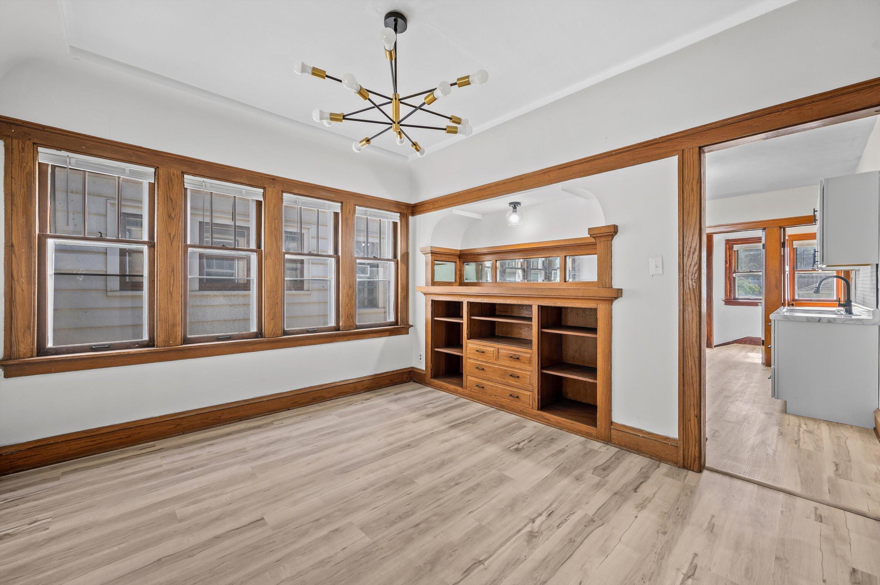 5543 North 34th Street Milwaukee, WI 53209 - Photo 10 of 37 Dining Room