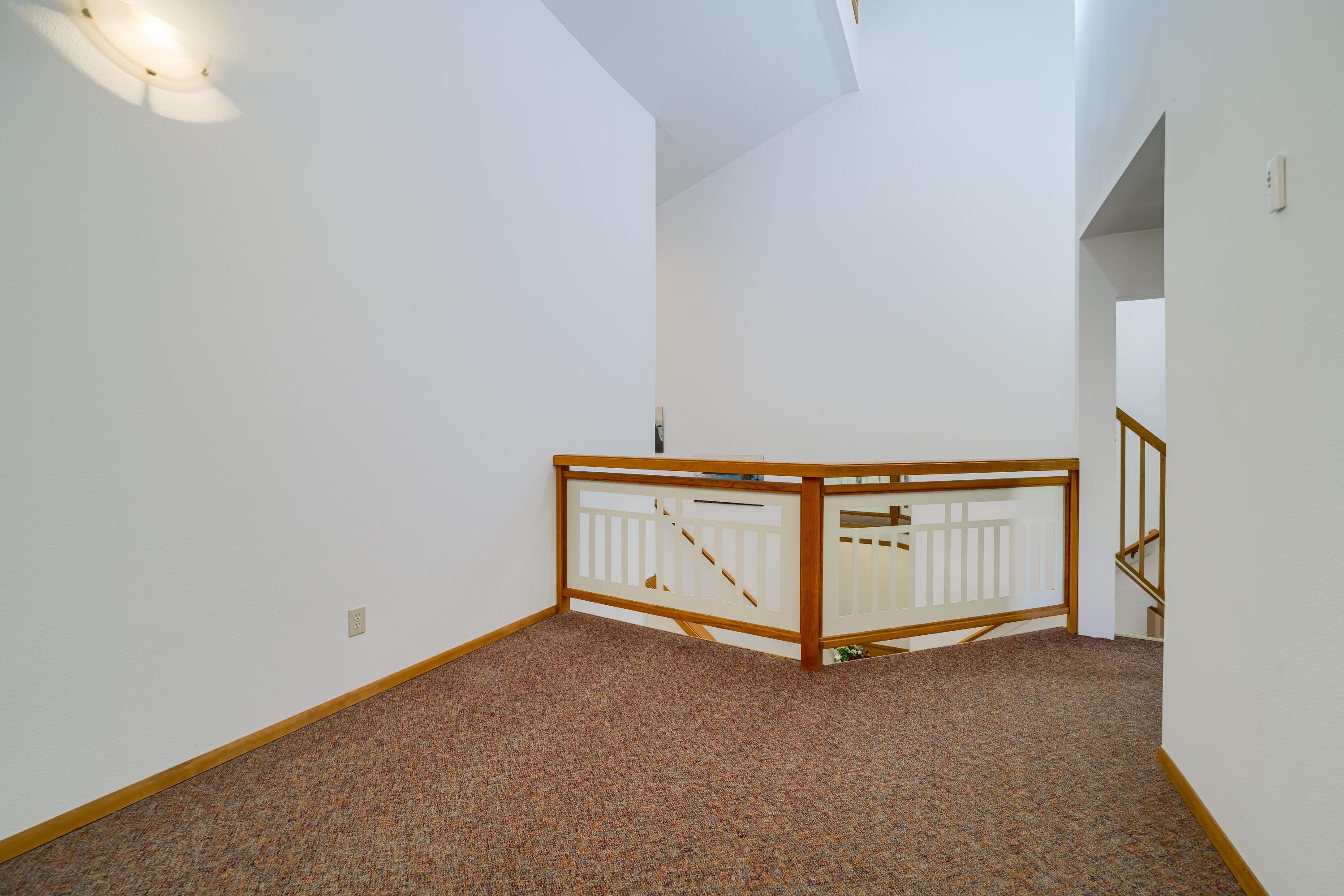1050 Northeast Butler Market Road, Unit 11 Bend, OR 97701 - Photo 34 of 44 1050_NE_Butler_Market_Rd_#11-34