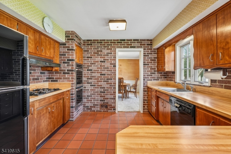 151 Mohawk Road Short Hills, NJ 07078 - Photo 17 of 47