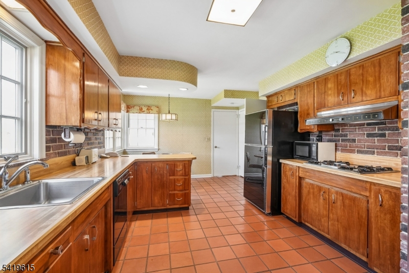 151 Mohawk Road Short Hills, NJ 07078 - Photo 20 of 47