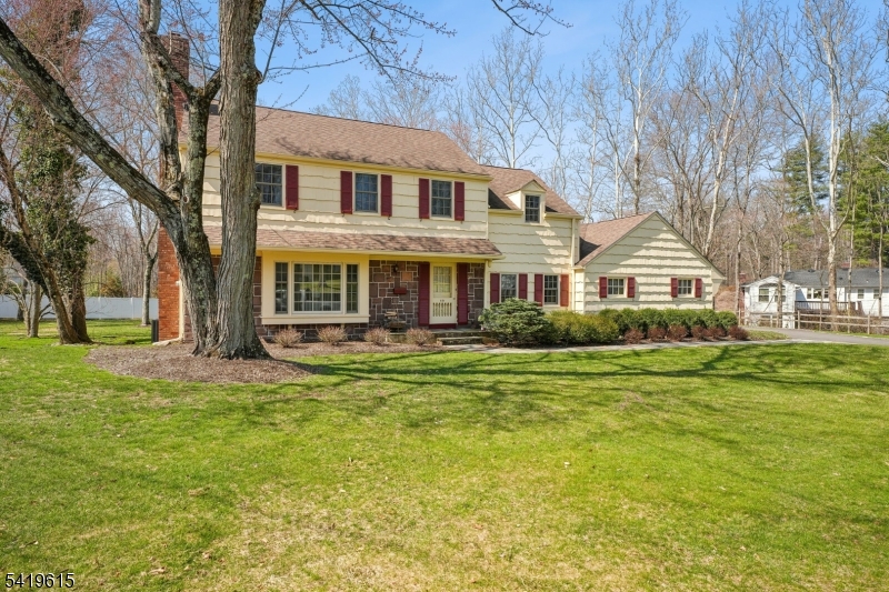 151 Mohawk Road Short Hills, NJ 07078 - Photo 3 of 47