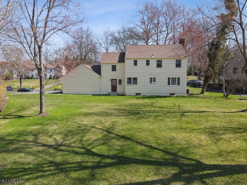 151 Mohawk Road Short Hills, NJ 07078 - Photo 39 of 47