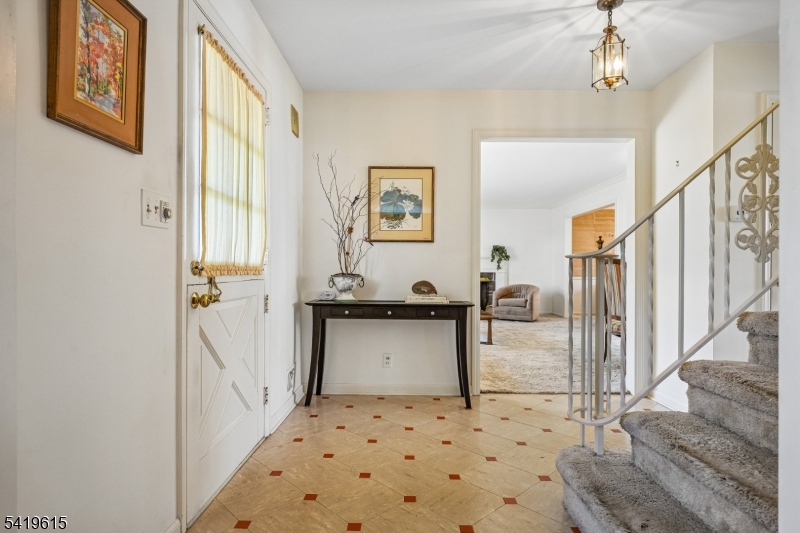 151 Mohawk Road Short Hills, NJ 07078 - Photo 6 of 47