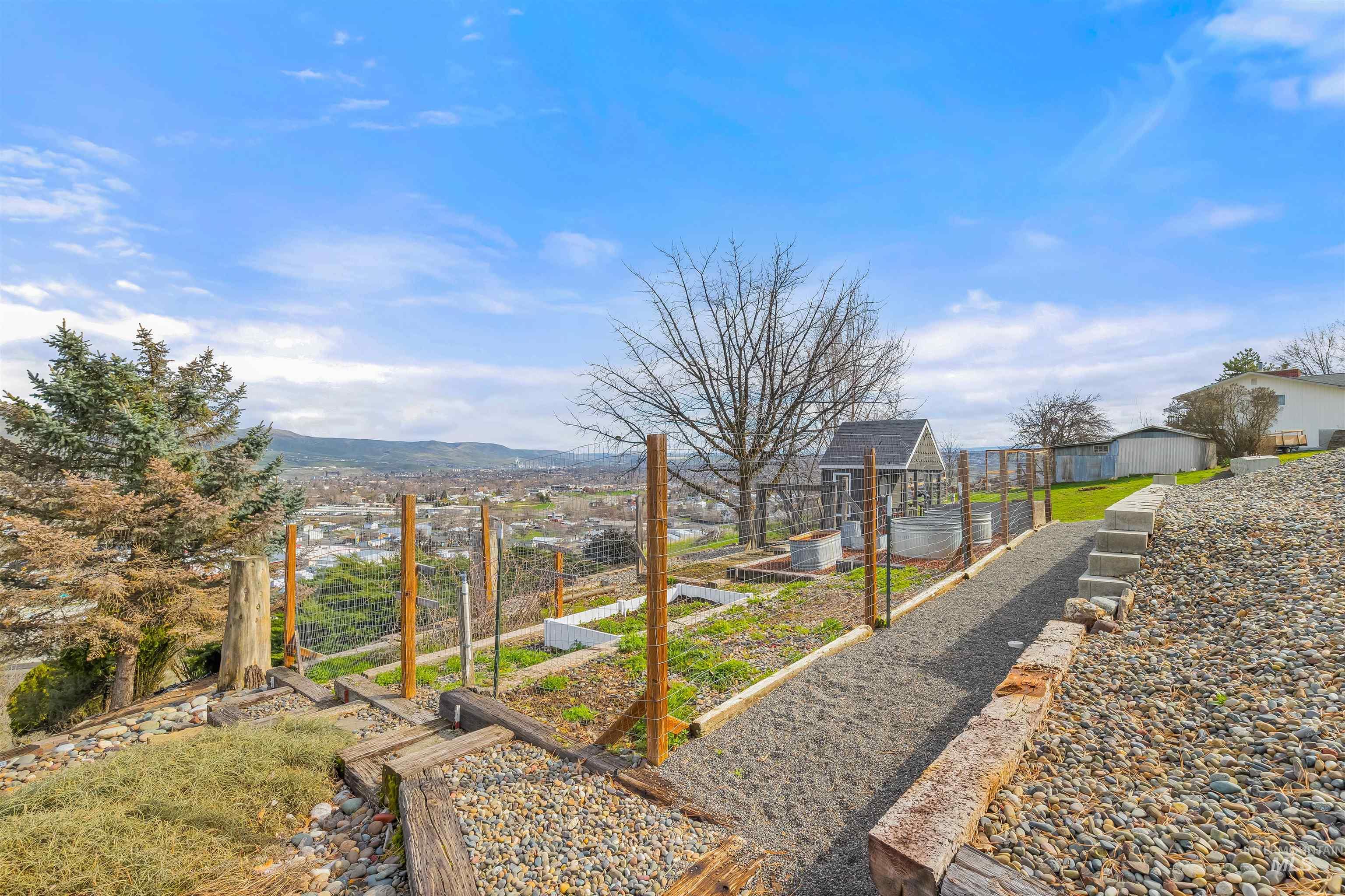 1744 Valleyview Drive Clarkston, WA 99403 - Photo 33 of 42