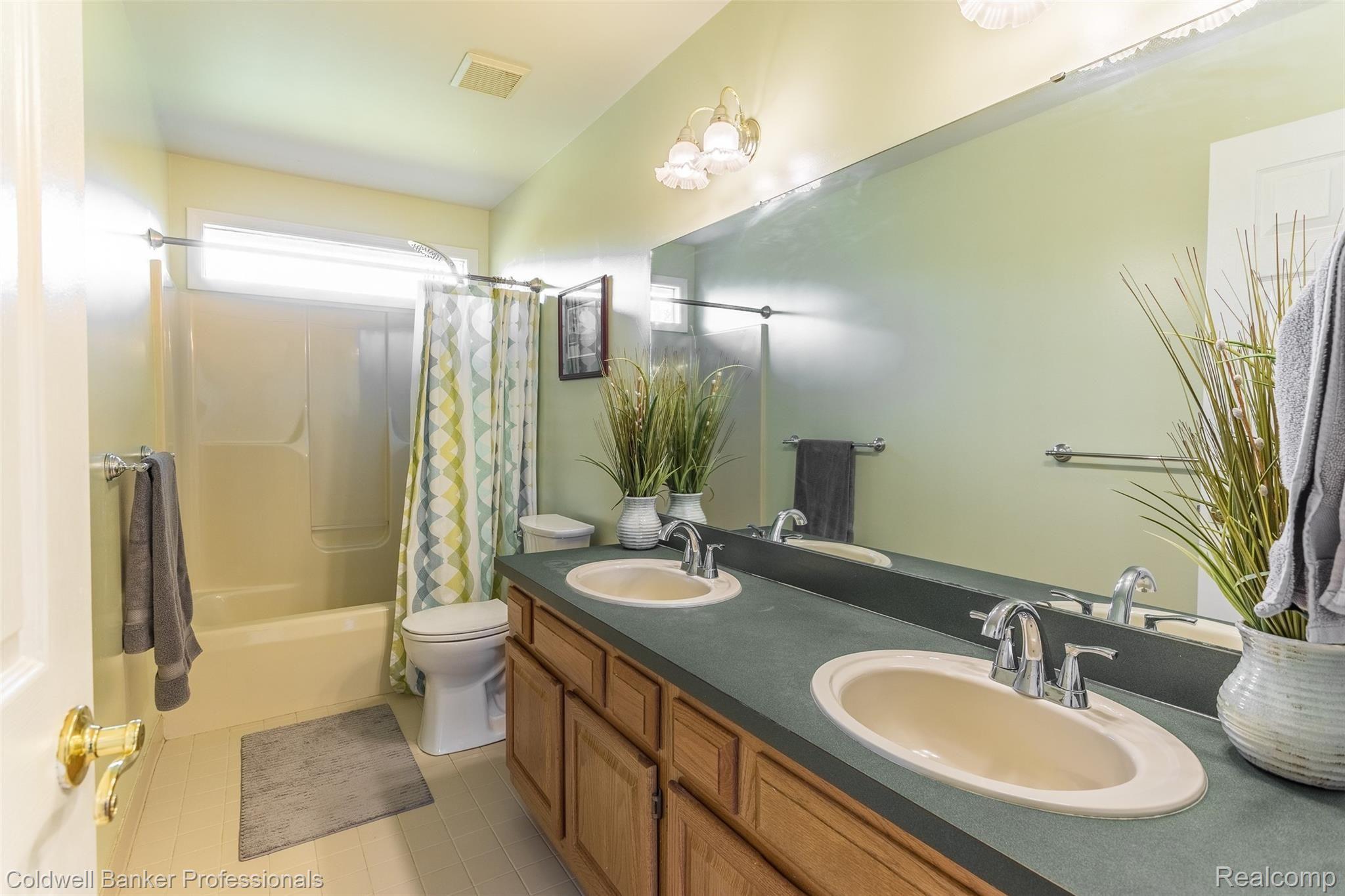 44184 Palmer Road Canton, MI 48188 - Photo 28 of 46 Palmer-27.jpg