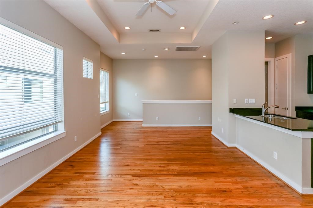 4030 Center Street Houston, TX 77007 - Photo 4 of 30