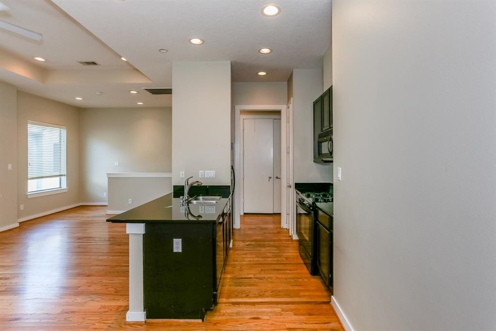 4030 Center Street Houston, TX 77007 - Photo 5 of 30