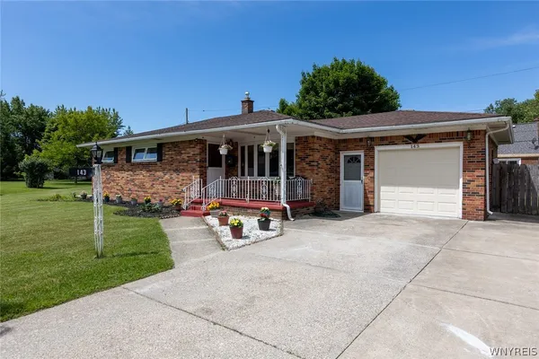 $329,900 | 143 Norris Avenue, Lancaster, NY 14086