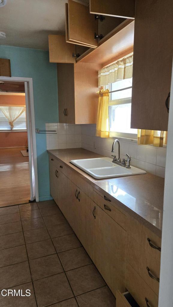 349 Laun Street Altadena, CA 91001 - Photo 6 of 14 Kitchen