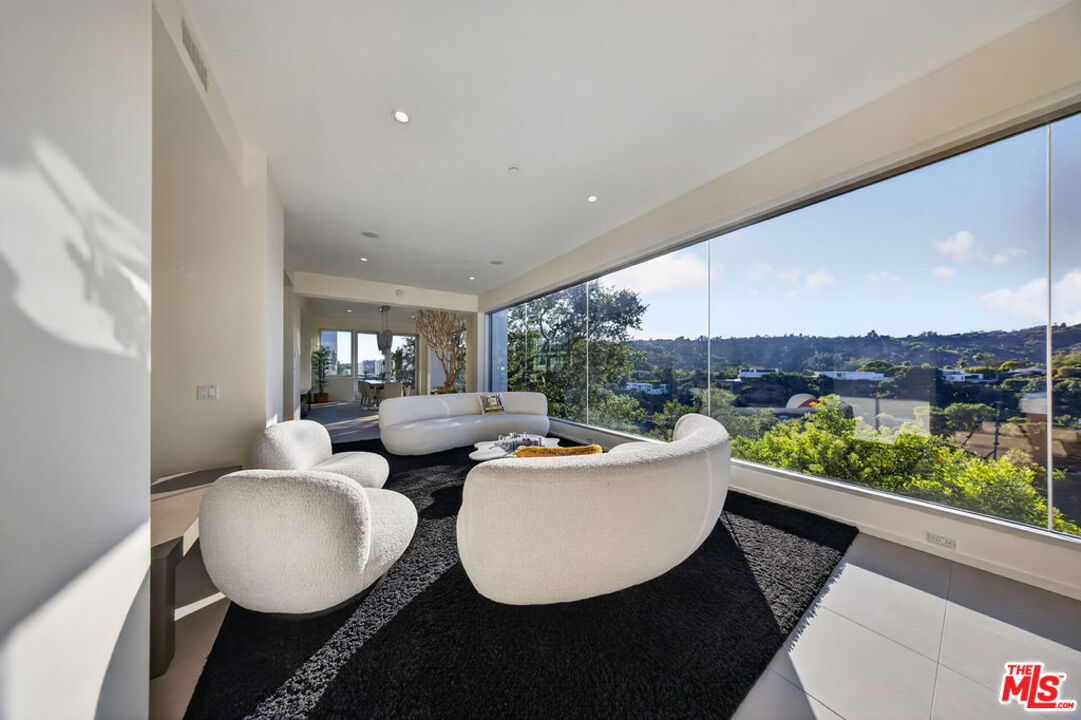 9716 Oak Pass Road Beverly Hills, CA 90210 - Photo 56 of 73