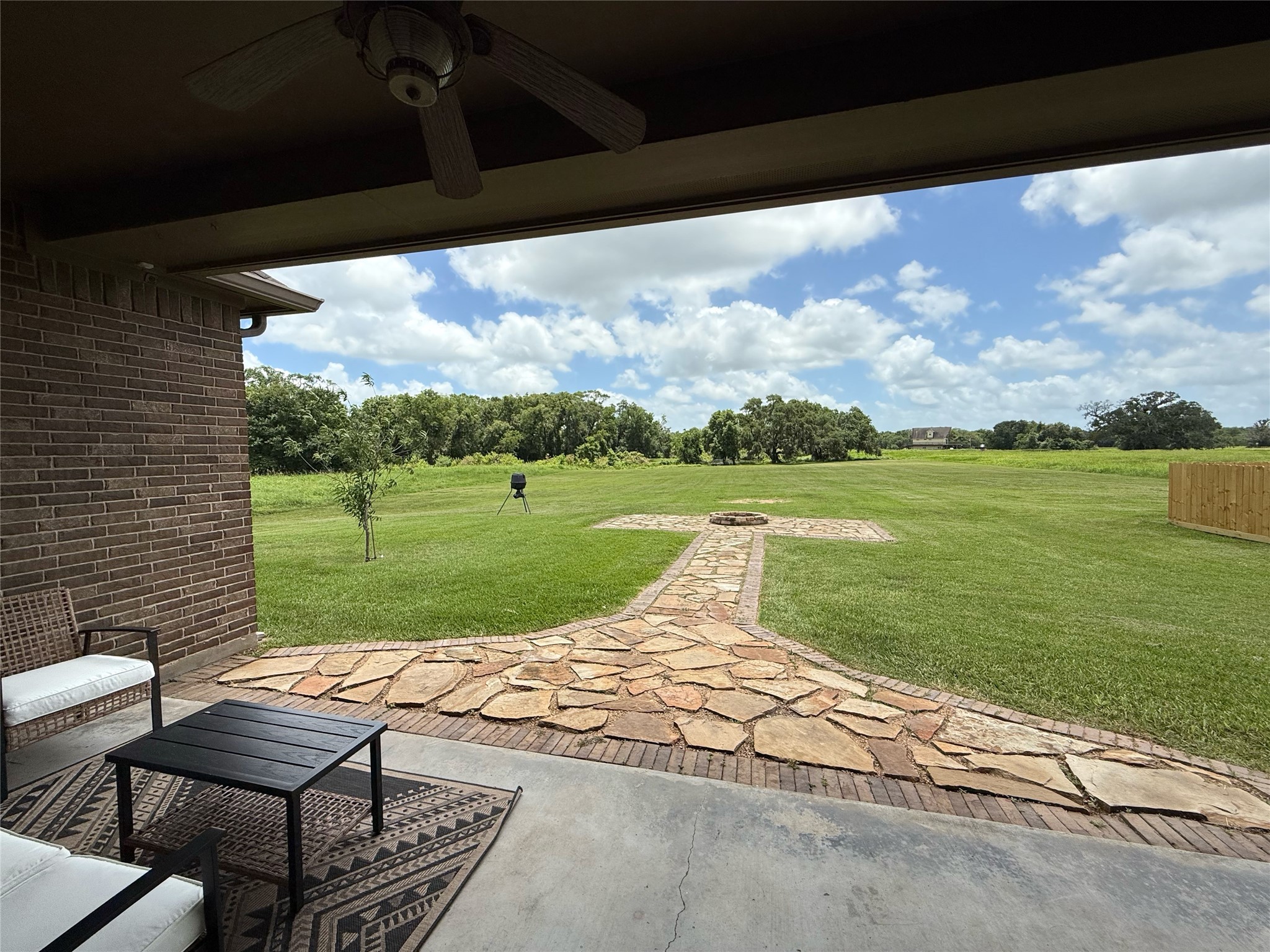 1549 Frontier Trail Angleton, TX 77515 - Photo 18 of 23