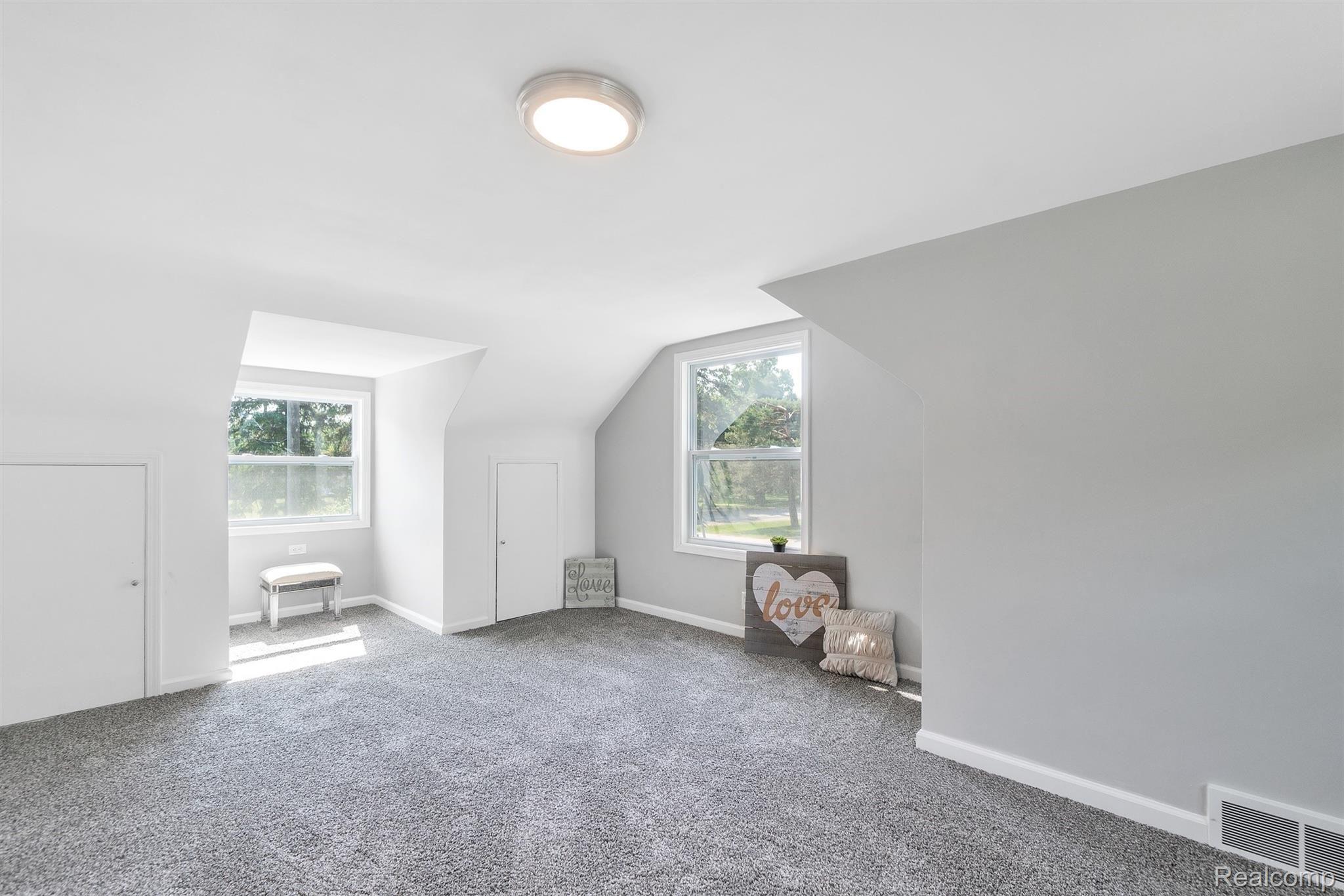 2467 Covert Road Burton, MI 48509 - Photo 17 of 27 18-2467 Covert Rd-windowstill-reale.jpg