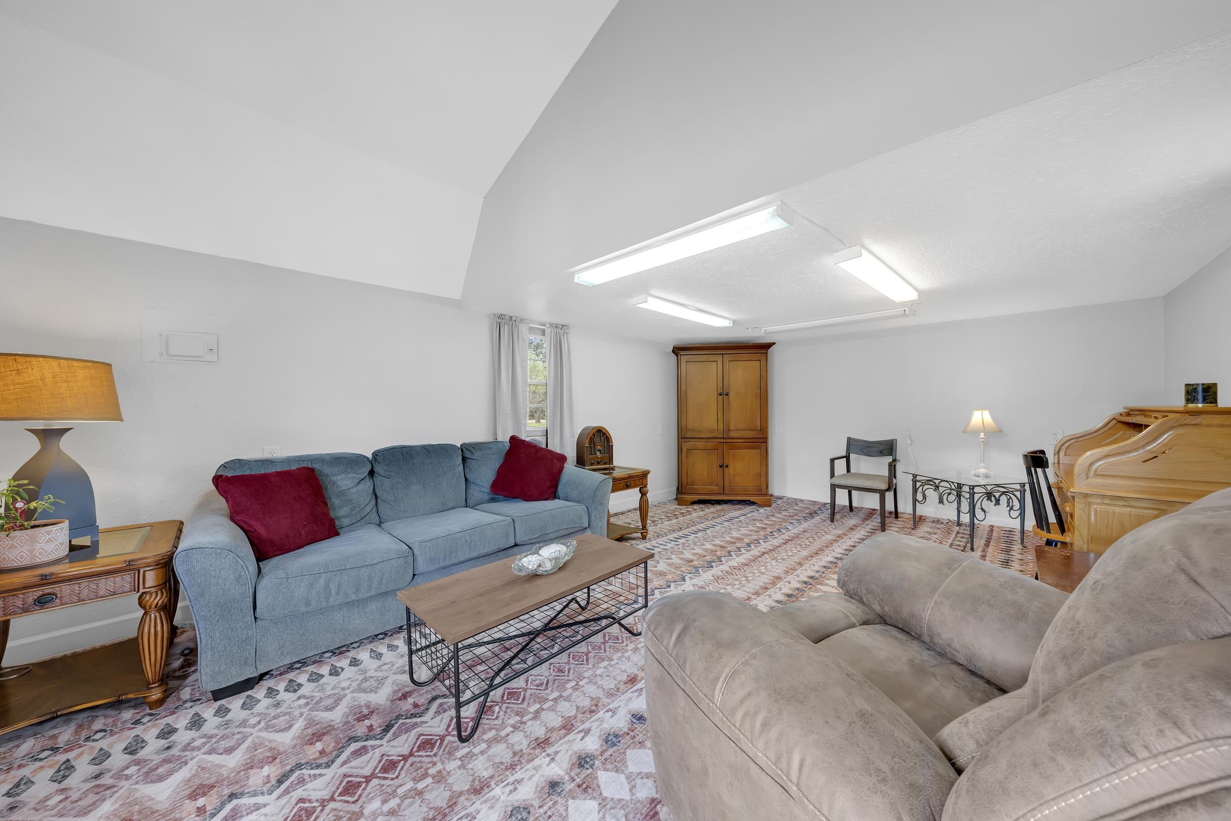 19090 Gunnison Road Fairhope, AL 36532 - Photo 28 of 42 Living Room